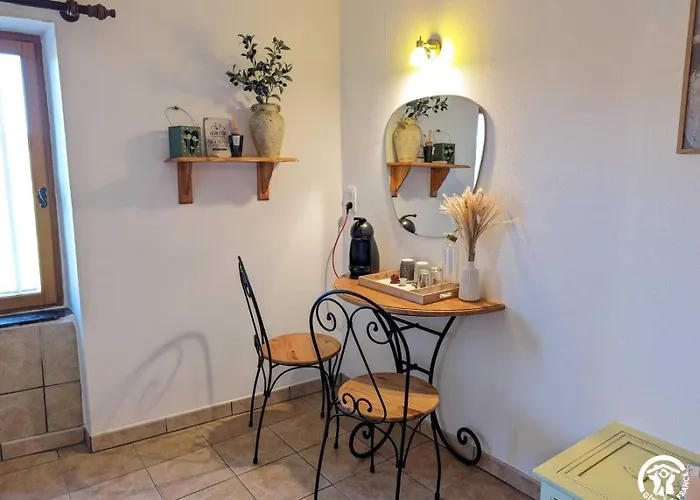 ベッド・アンド・ブレックファスト La Maison Millesime La Caunette