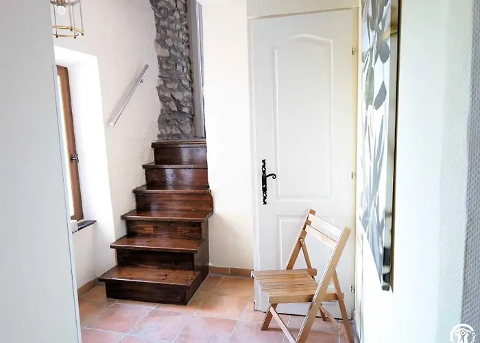 ベッド・アンド・ブレックファスト La Maison Millesime La Caunette